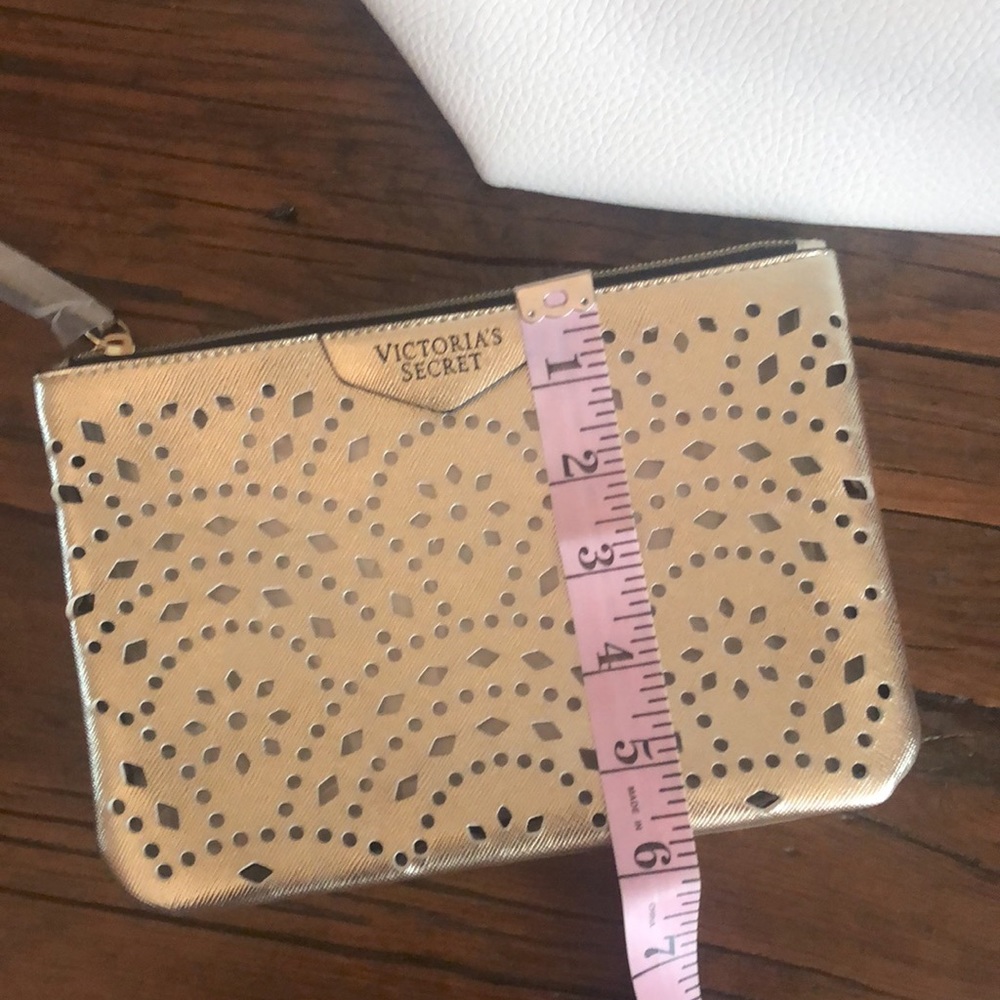 Victoria’s Secret Tote with Pouch - Picture 15 of 17